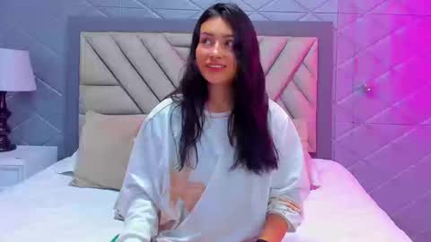 Violet Rousse online show from 18, 9, 2025