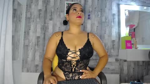 violetroussee online show from 5, 4, 2026