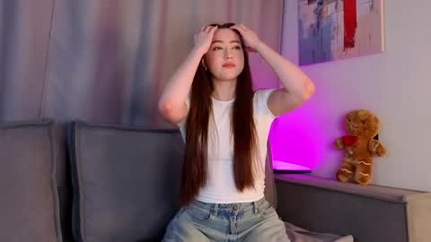 Snapshot of violetsilence chatting on 11, 4, 2026 Lisa online show from 11, 4, 2026