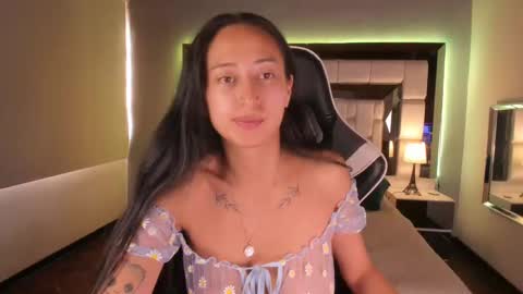 Snapshot of violetskinny chatting on 11, 12, 2024 violetskinny online show from 11, 12, 2024