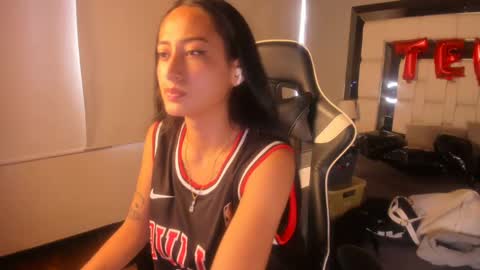 Snapshot of violetskinny chatting on 23, 2, 2025 violetskinny online show from 23, 2, 2025