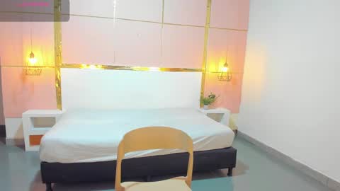 Snapshot of violetsmith7 chatting on 2, 2, 2025 violetsmith online show from 2, 2, 2025