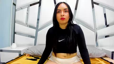 Snapshot of violett_bliss chatting on 2, 7, 2026 violett_bliss online show from 2, 7, 2026