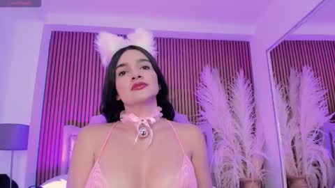Snapshot of violett_hott_ chatting on 1, 2, 2026 violett_hott_ online show from 1, 2, 2026