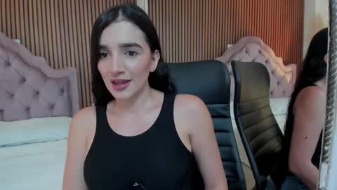 Snapshot of violett_hott_ chatting on 22, 3, 2026 violett_hott_ online show from 22, 3, 2026