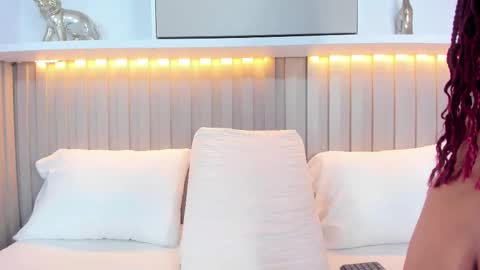 Violett  online show from 30, 9, 2025