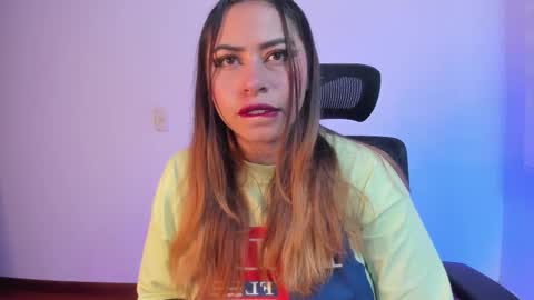 Snapshot of violett_red chatting on 14, 9, 2025 Violeta online show from 14, 9, 2025