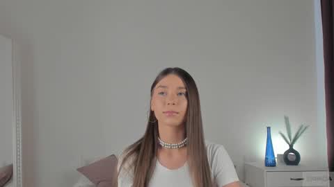violetta_finch online show from 17, 2, 2025