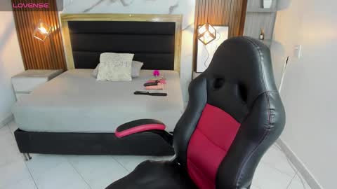 Snapshot of violetta_ross1 chatting on 17, 3, 2026 VIOLETTA online show from 17, 3, 2026