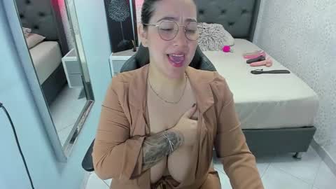 Snapshot of violetta_ross1 chatting on 20, 3, 2026 VIOLETTA online show from 20, 3, 2026