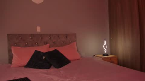 violetta independent model online show from 23, 12, 2024