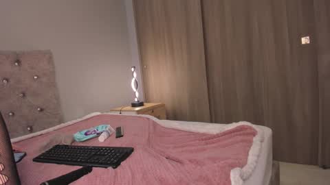 violetta independent model online show from 29, 12, 2024