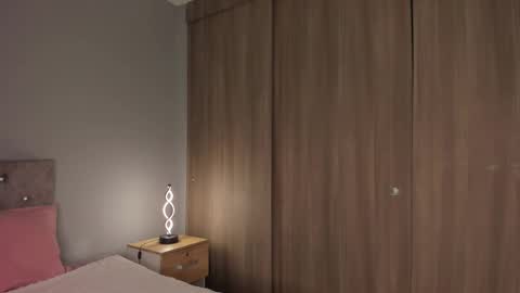 violetta independent model online show from 12, 2, 2025