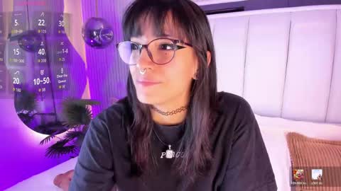 Snapshot of violettacolinss chatting on 28, 4, 2026 violettacolinss online show from 28, 4, 2026