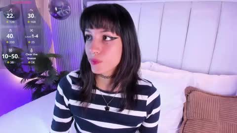 Snapshot of violettacolinss chatting on 2, 5, 2026 violettacolinss online show from 2, 5, 2026
