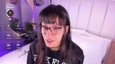 Snapshot of violettacolinss chatting on 5, 5, 2026 violettacolinss online show from 5, 5, 2026