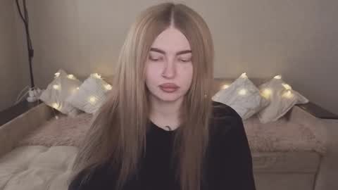 ViolettaOtis online show from 16, 11, 2025