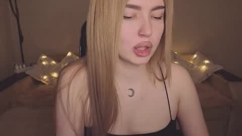 ViolettaOtis online show from 3, 12, 2025