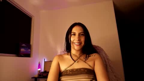 Snapshot of violettastars chatting on 3, 10, 2025 Violetta....Follow me in Twitter... online show from 3, 10, 2025