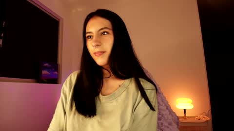 Snapshot of violettastars chatting on 16, 10, 2025 Violetta....Follow me in Twitter... online show from 16, 10, 2025