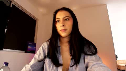 Snapshot of violettastars chatting on 22, 10, 2025 Violetta....Follow me in Twitter... online show from 22, 10, 2025
