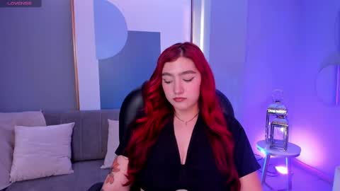 Violett Castel online show from 5, 3, 2025