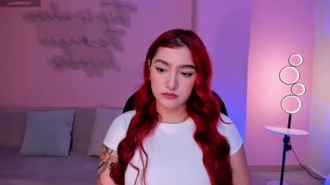 Violett Castel online show from 7, 10, 2025