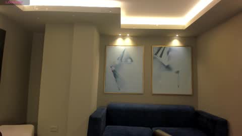 Violett  online show from 20, 12, 2025