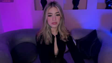 Violett  online show from 6, 5, 2026