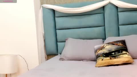 violet rossy online show from 18, 4, 2026