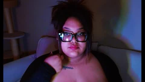 Snapshot of violetvvvv chatting on 30, 10, 2025 violet online show from 30, 10, 2025