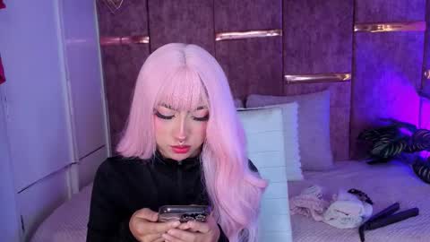 viollettebylyly online show from 25, 11, 2025