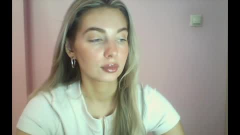 Snapshot of viraya chatting on 21, 7, 2026 emma online show from 21, 7, 2026