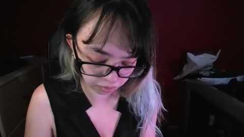 Snapshot of virtualtulpa chatting on 24, 9, 2025 Zoe online show from 24, 9, 2025