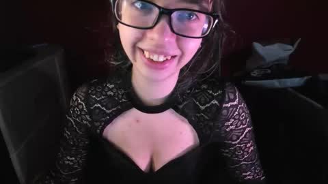 Snapshot of virtualtulpa chatting on 26, 9, 2025 Zoe online show from 26, 9, 2025