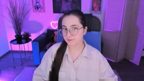 Snapshot of virtualvoyant chatting on 5, 12, 2025 your love online show from 5, 12, 2025