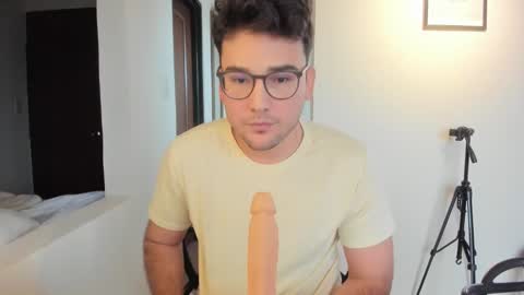 Vito Ferrer online show from 13, 10, 2025