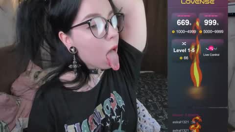 Snapshot of vivi__squirrel chatting on 13, 2, 2025 Vivi online show from 13, 2, 2025