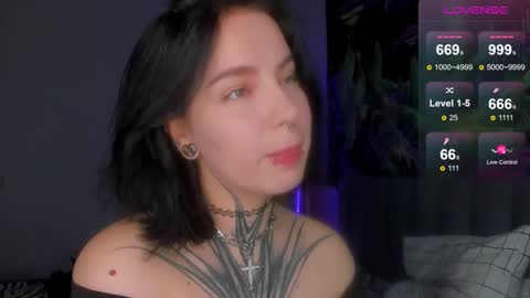 Snapshot of vivi__squirrel chatting on 9, 9, 2025 Vivi online show from 9, 9, 2025