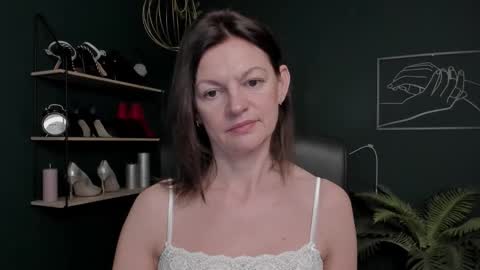 Snapshot of vivian_dream chatting on 6, 11, 2025 Vivian online show from 6, 11, 2025