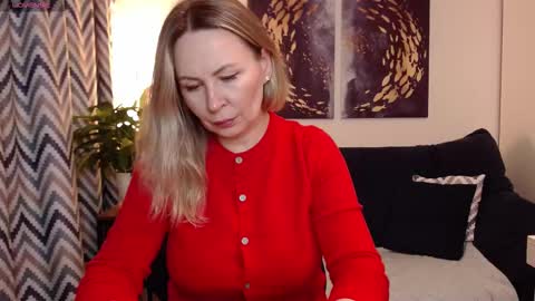 Vivian online show from 25, 9, 2025