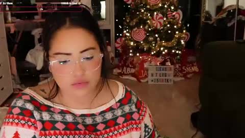 Snapshot of vivianaortega chatting on 17, 12, 2024 Vivi online show from 17, 12, 2024