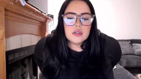 Snapshot of vivianaortega chatting on 4, 3, 2025 Vivi online show from 4, 3, 2025