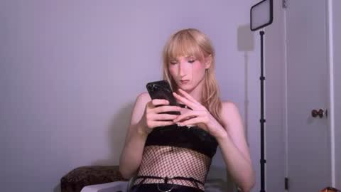 Snapshot of vivianlayxxx chatting on 17, 6, 2026 vivian layy online show from 17, 6, 2026