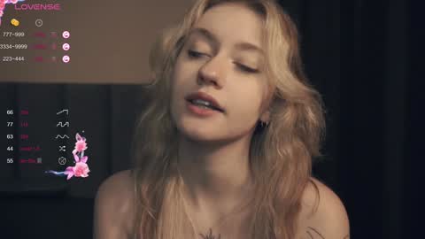 Nelly and Mari online show from 4, 3, 2025