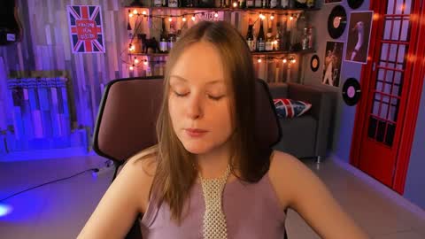 Snapshot of vivienleeigh chatting on 5, 12, 2024 Vivien online show from 5, 12, 2024