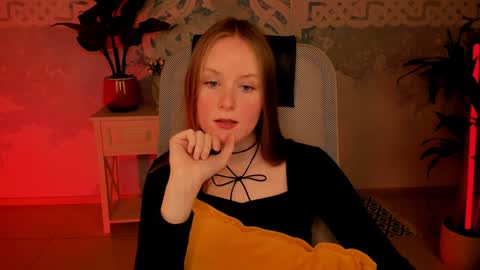 Snapshot of vivienleeigh chatting on 10, 12, 2024 Vivien online show from 10, 12, 2024