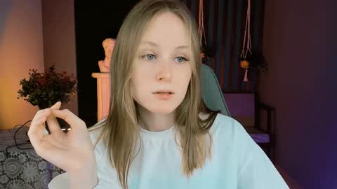 Snapshot of vivienleeigh chatting on 25, 12, 2024 Vivien online show from 25, 12, 2024