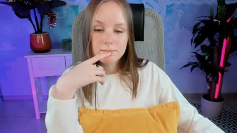 Snapshot of vivienleeigh chatting on 8, 1, 2025 Vivien online show from 8, 1, 2025