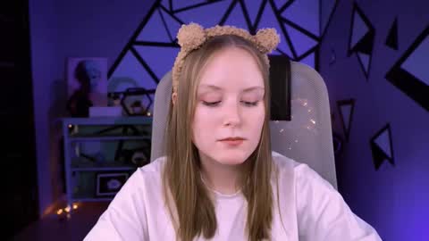 Snapshot of vivienleeigh chatting on 13, 2, 2025 Vivien online show from 13, 2, 2025